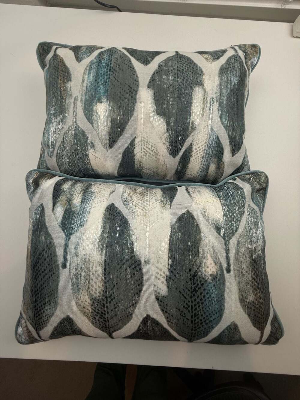Pair of Throw Pillow Set Blue Gray Abstract Leaf Print Velvet Piping